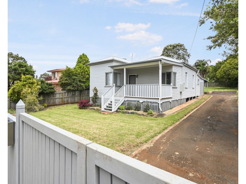 31 Helen Street, Newtown QLD 4350