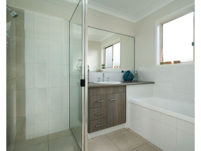2/125 Platz Street, Darling Heights QLD 4350