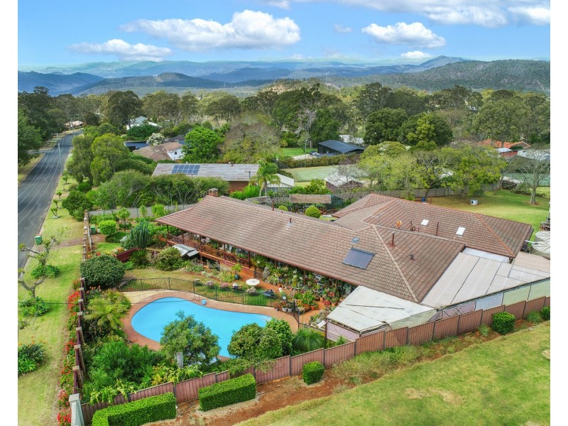 16 Dorge Street, Middle Ridge QLD 4350