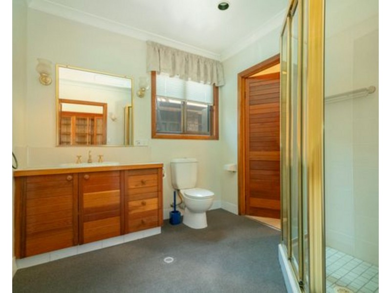 16 Dorge Street, Middle Ridge QLD 4350