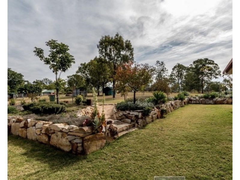 12 Anna Court, Placid Hills QLD 4343