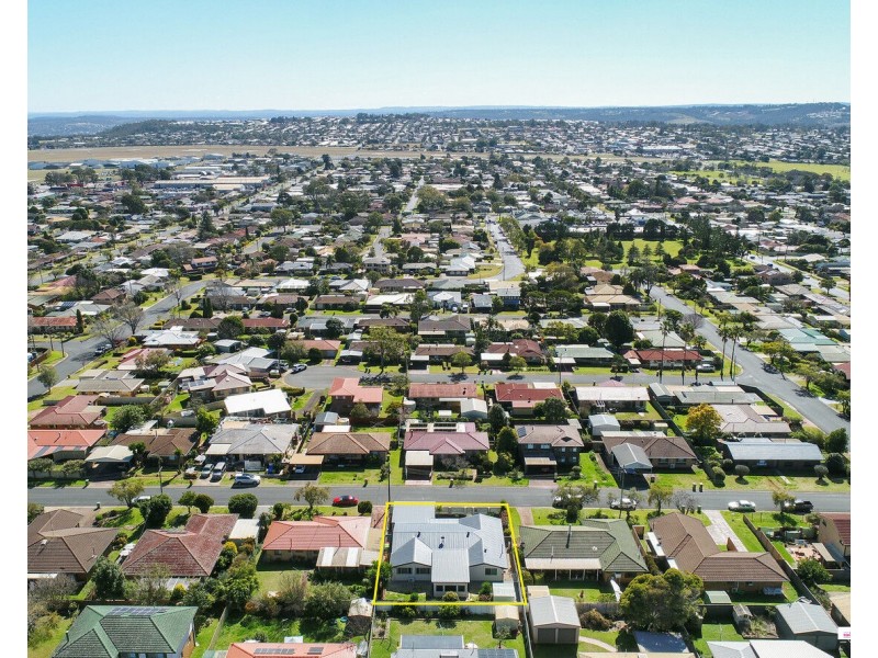 8 Jondaryan Street, Newtown QLD 4350