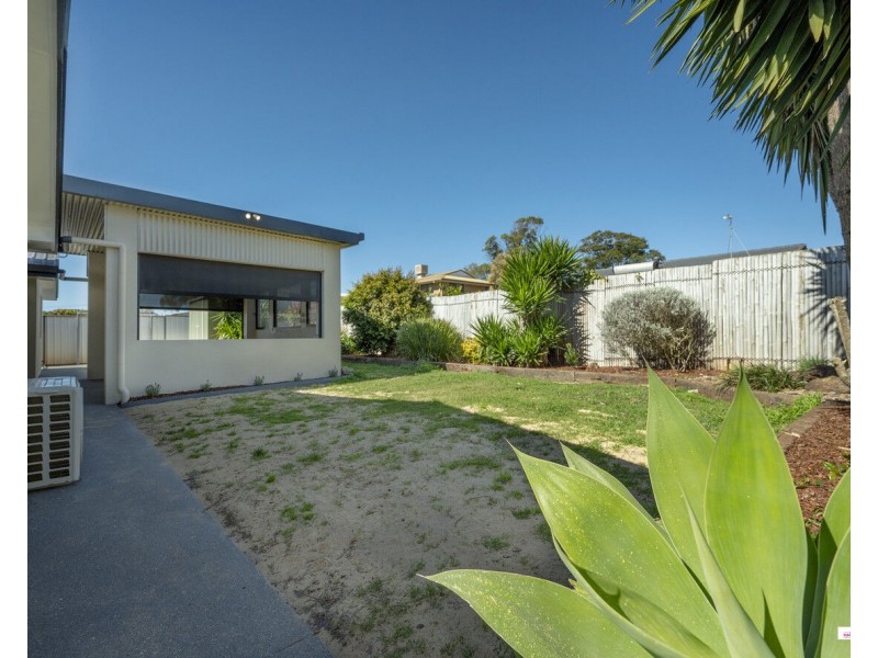8 Jondaryan Street, Newtown QLD 4350