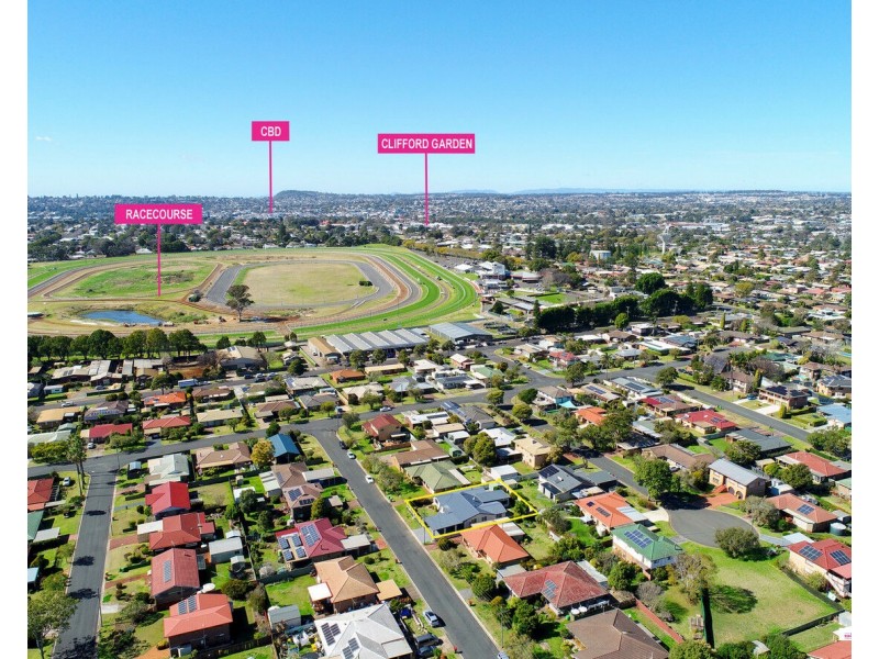 8 Jondaryan Street, Newtown QLD 4350