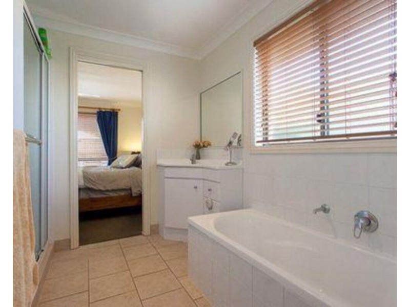 8/14 Uniplaza Court, Kearneys Spring QLD 4350