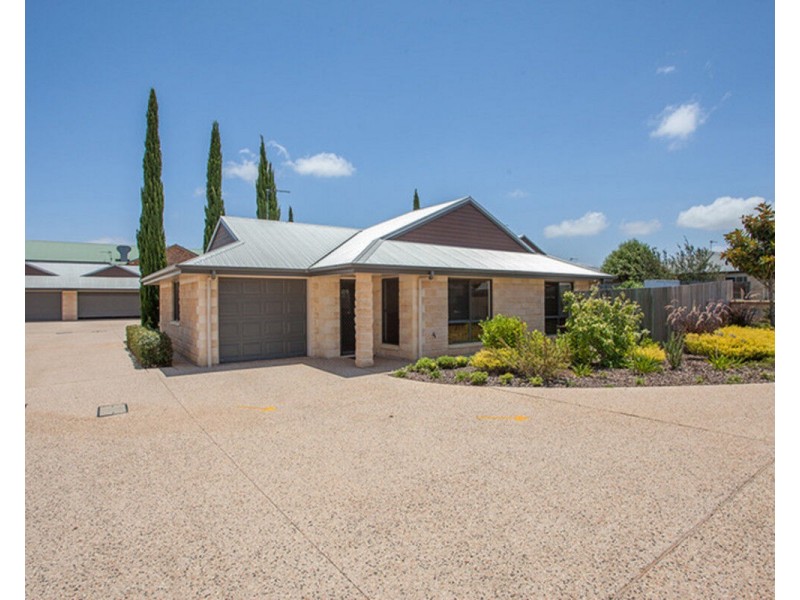 8/14 Uniplaza Court, Kearneys Spring QLD 4350