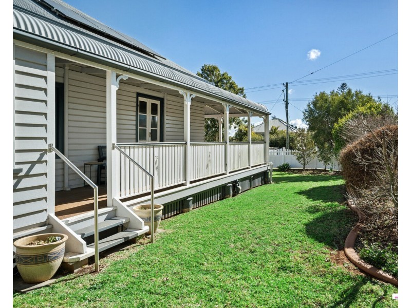 226 South Street, South Toowoomba QLD 4350