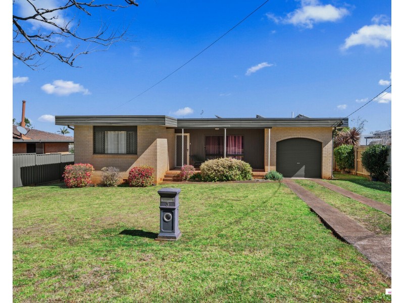 3 Raftery Street, Centenary Heights QLD 4350