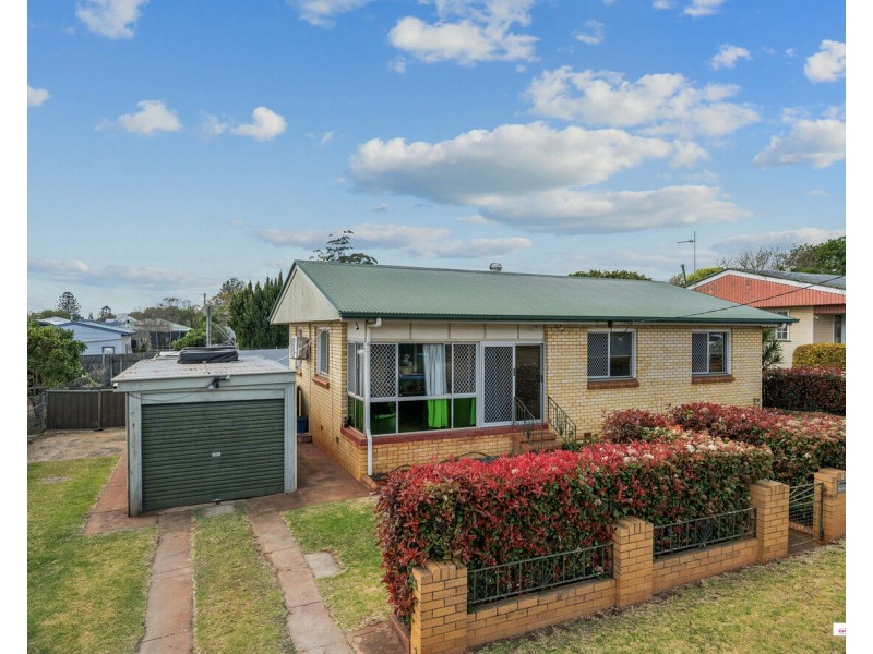 8 Leawarra Street, Wilsonton QLD 4350