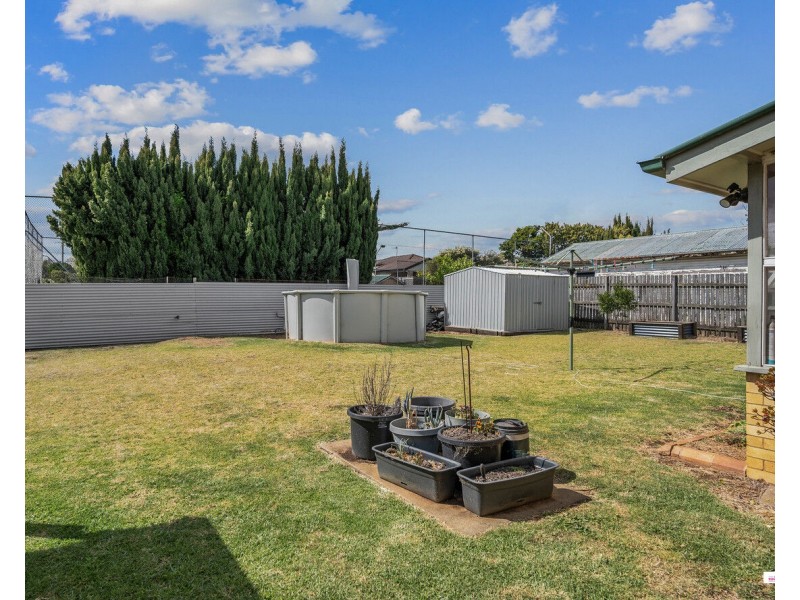 8 Leawarra Street, Wilsonton QLD 4350