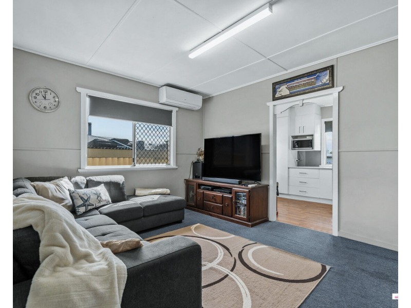 8 Leawarra Street, Wilsonton QLD 4350