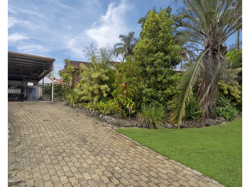 4  Bushland Drive, Regents Park QLD 4118