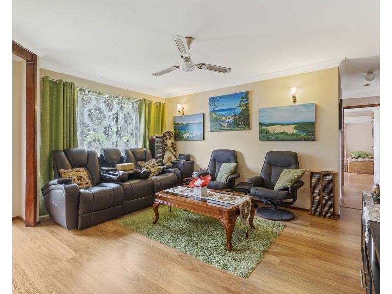 4  Bushland Drive, Regents Park QLD 4118
