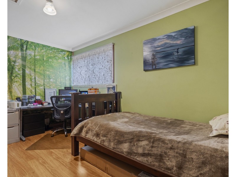 4  Bushland Drive, Regents Park QLD 4118