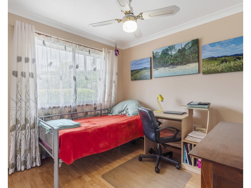 4  Bushland Drive, Regents Park QLD 4118