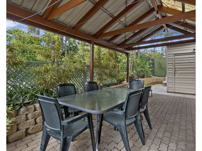 4  Bushland Drive, Regents Park QLD 4118