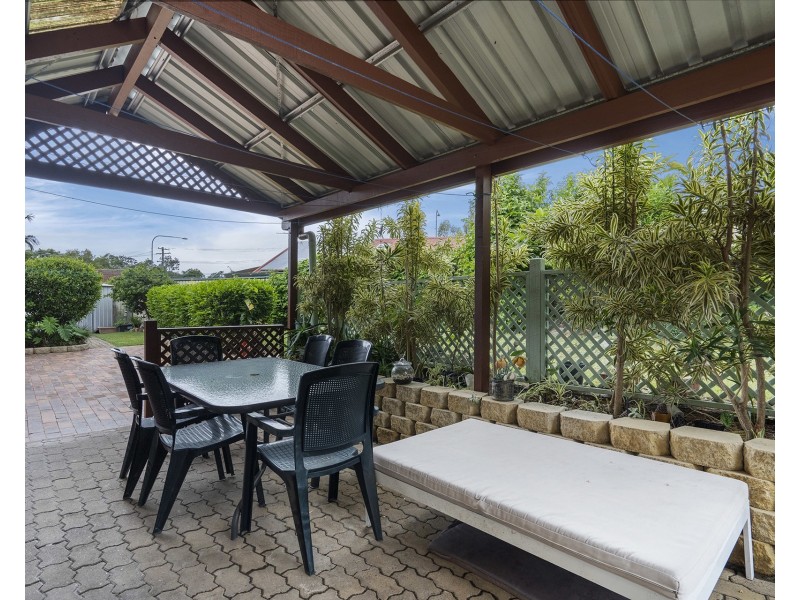 4  Bushland Drive, Regents Park QLD 4118