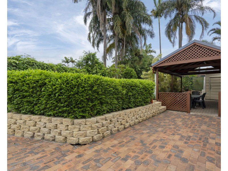 4  Bushland Drive, Regents Park QLD 4118