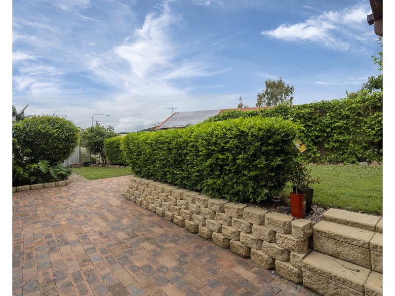 4  Bushland Drive, Regents Park QLD 4118