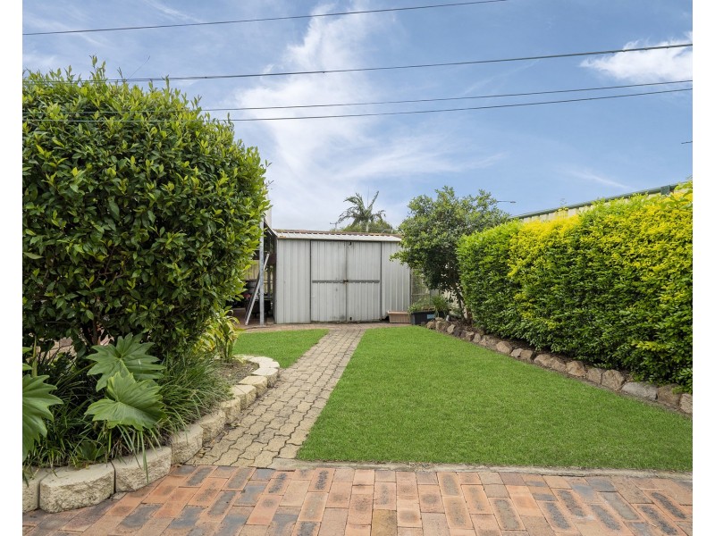 4  Bushland Drive, Regents Park QLD 4118