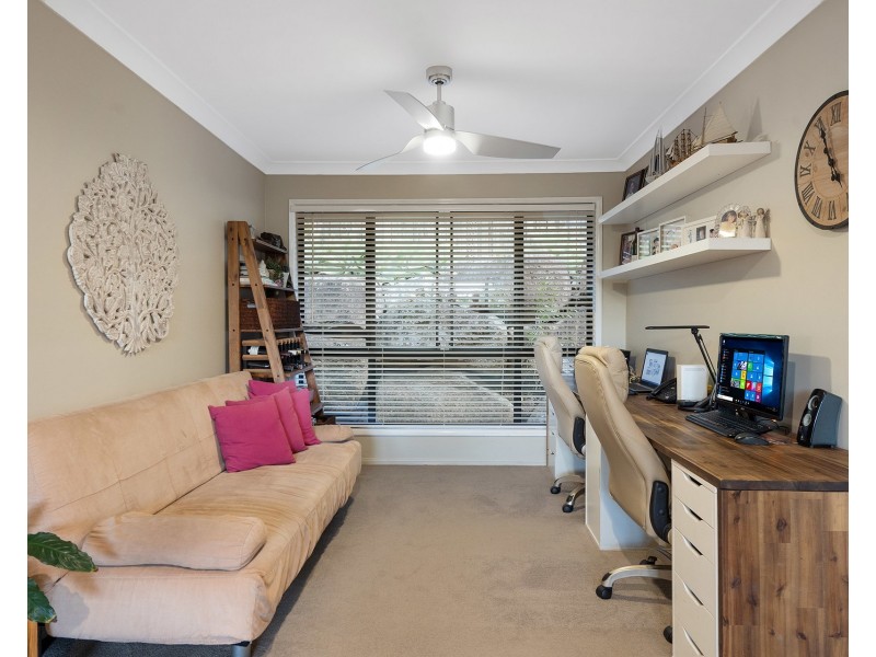 18 Ridgeview Street, Carindale QLD 4152