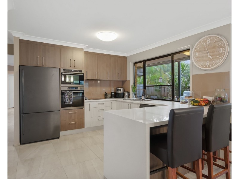 18 Ridgeview Street, Carindale QLD 4152