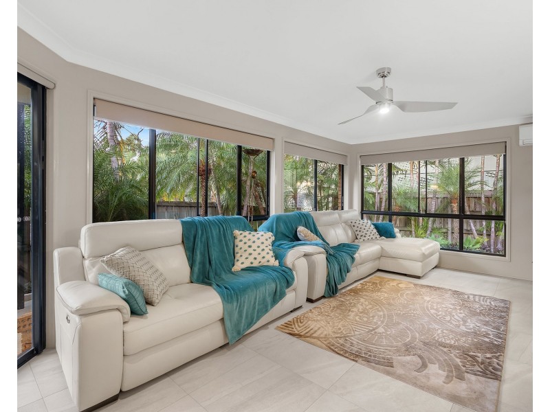 18 Ridgeview Street, Carindale QLD 4152