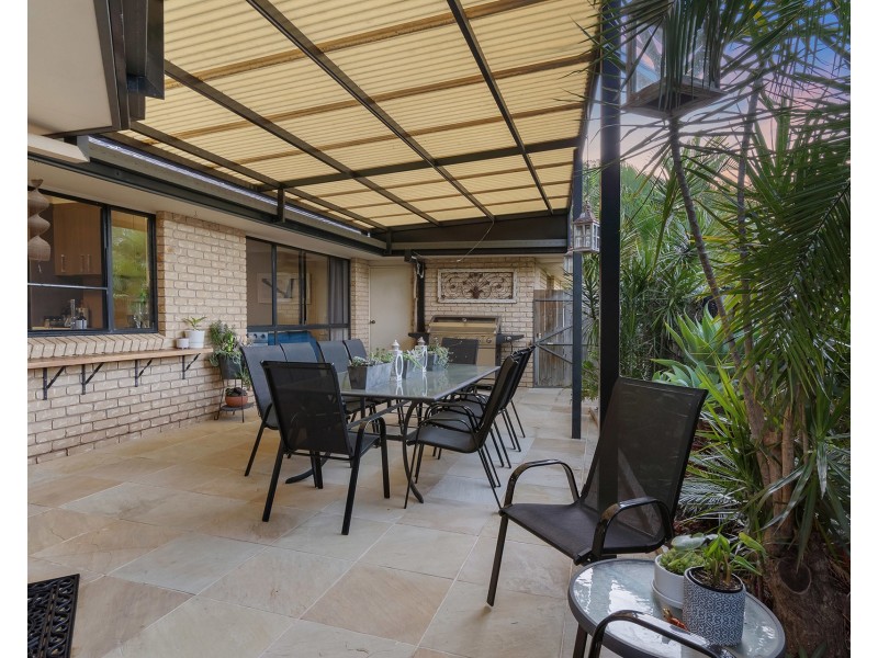 18 Ridgeview Street, Carindale QLD 4152