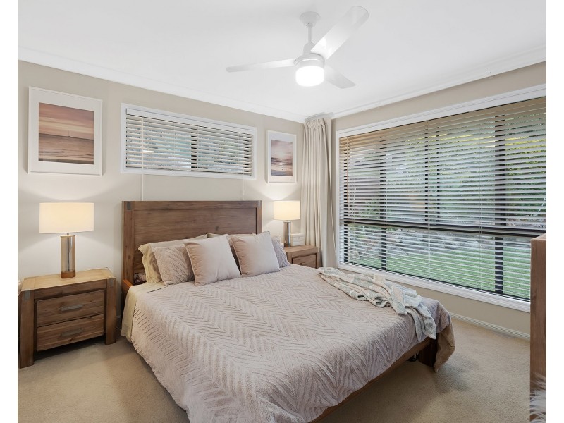 18 Ridgeview Street, Carindale QLD 4152