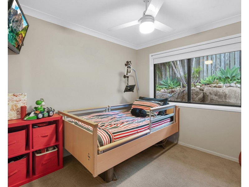 18 Ridgeview Street, Carindale QLD 4152