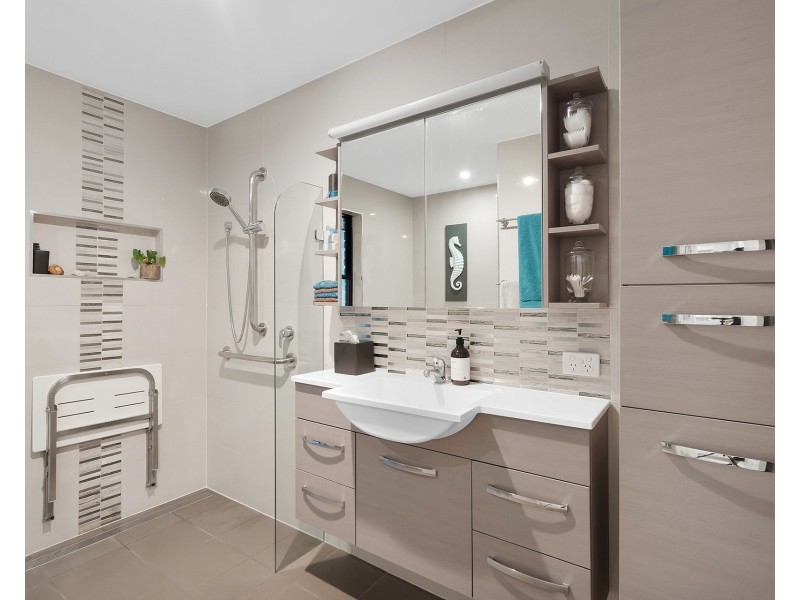 18 Ridgeview Street, Carindale QLD 4152