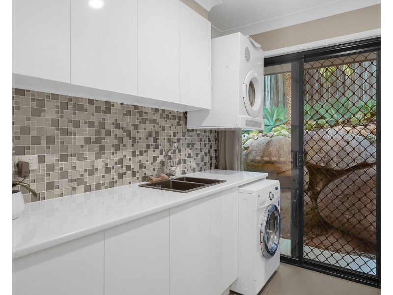 18 Ridgeview Street, Carindale QLD 4152