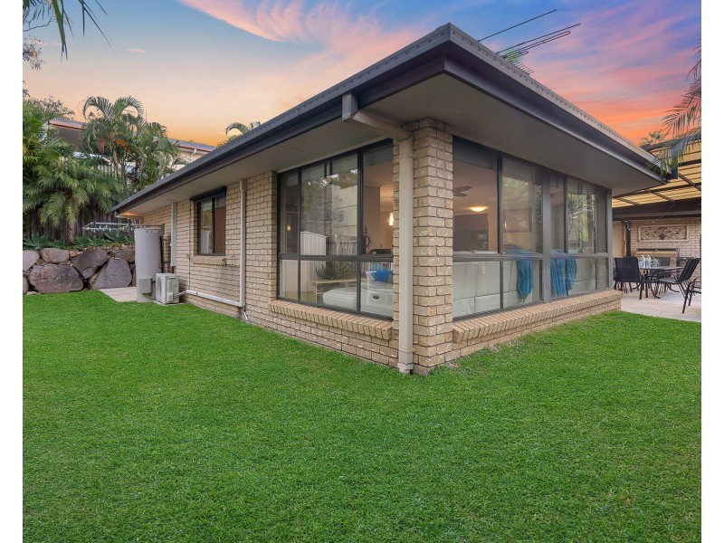 18 Ridgeview Street, Carindale QLD 4152