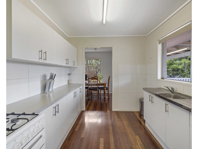 30 Yugumbri Crescent, Logan Central QLD 4114