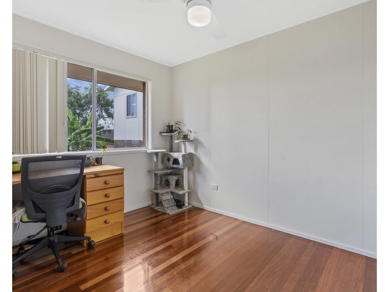 30 Yugumbri Crescent, Logan Central QLD 4114