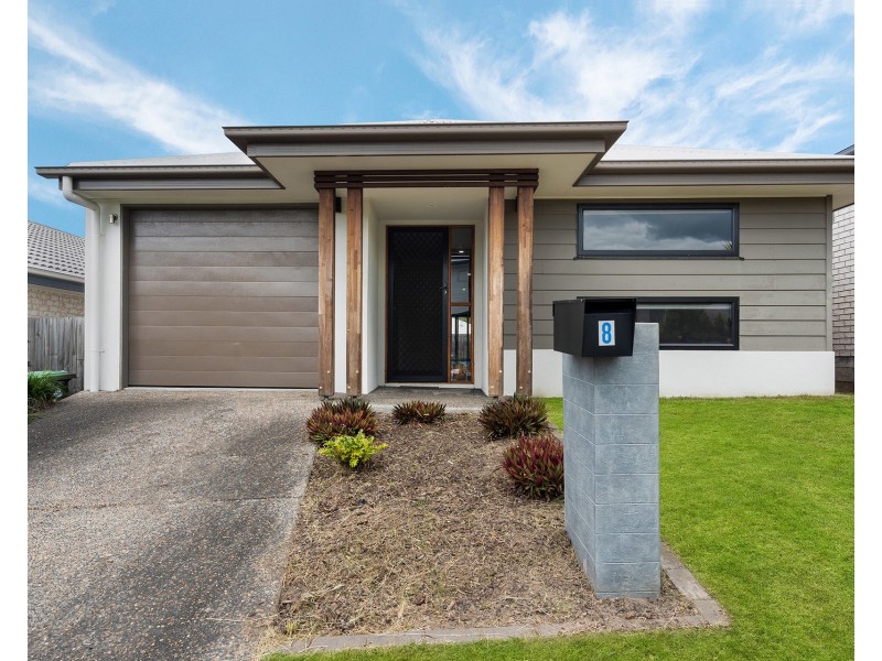 8 Mount Glorious Street, Park Ridge QLD 4125