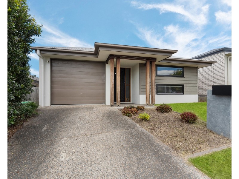 8 Mount Glorious Street, Park Ridge QLD 4125