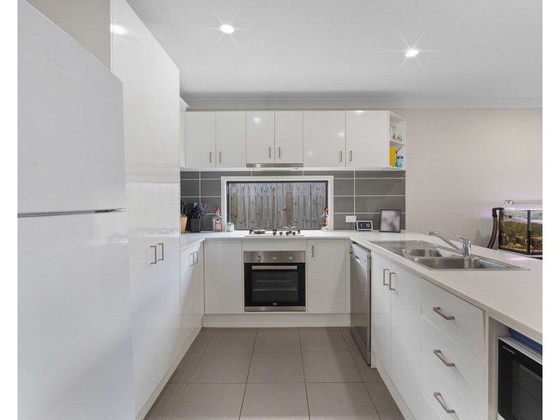 8 Mount Glorious Street, Park Ridge QLD 4125