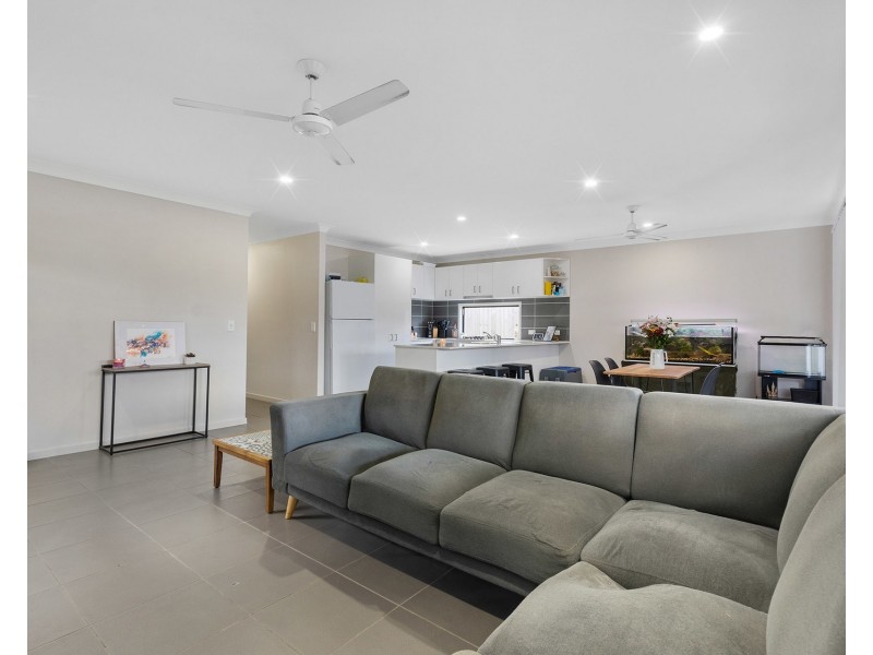 8 Mount Glorious Street, Park Ridge QLD 4125