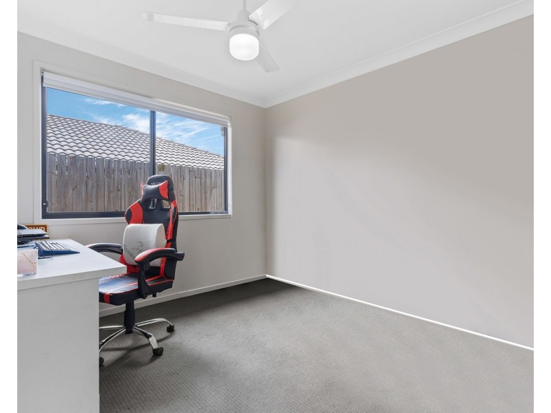 8 Mount Glorious Street, Park Ridge QLD 4125