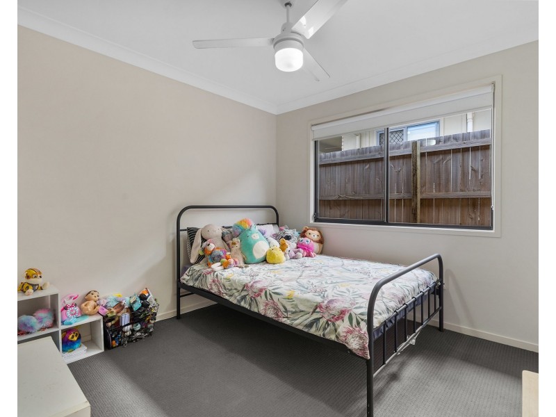 8 Mount Glorious Street, Park Ridge QLD 4125