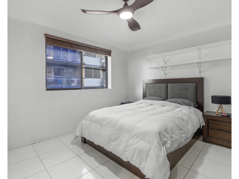 4/30 Wellington Street, Coorparoo QLD 4151