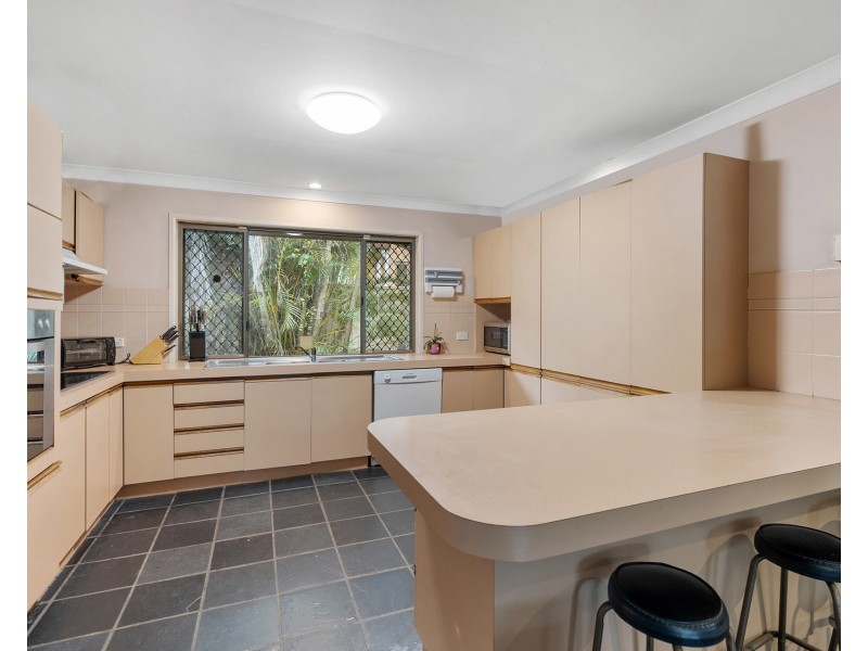 943 Creek Road, Carindale QLD 4152