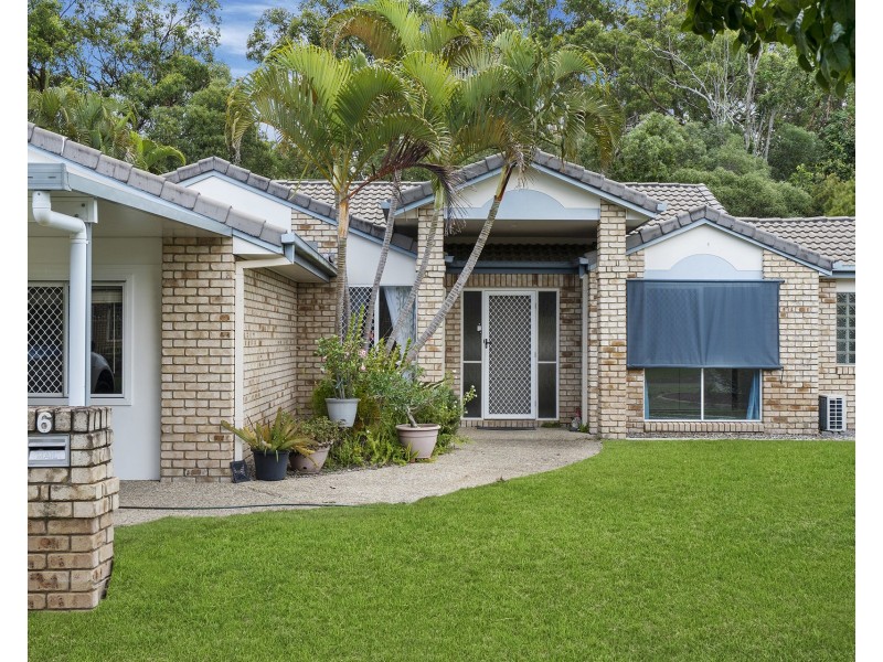 6 Hereford Crescent, Carindale QLD 4152