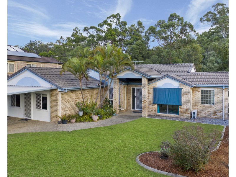 6 Hereford Crescent, Carindale QLD 4152