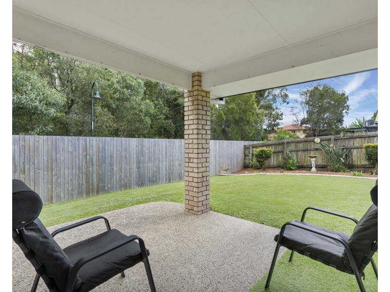 6 Hereford Crescent, Carindale QLD 4152
