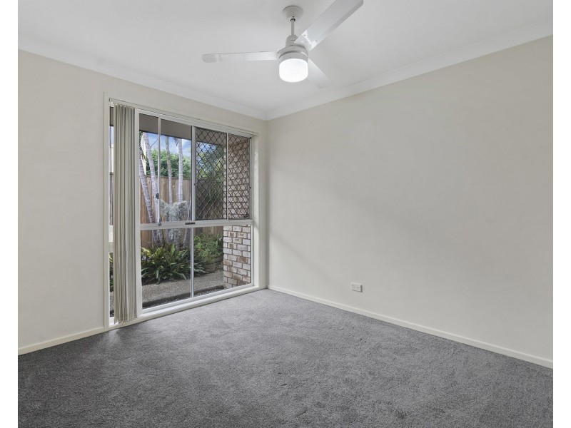 6 Hereford Crescent, Carindale QLD 4152