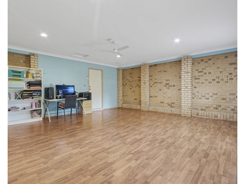 6 Hereford Crescent, Carindale QLD 4152