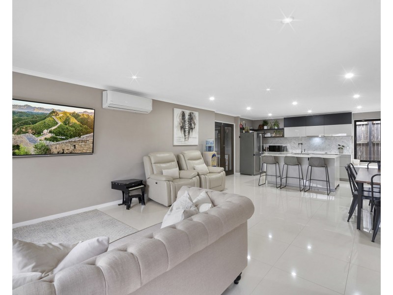 62 Radiata Street, Hillcrest QLD 4118