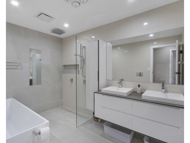 62 Radiata Street, Hillcrest QLD 4118